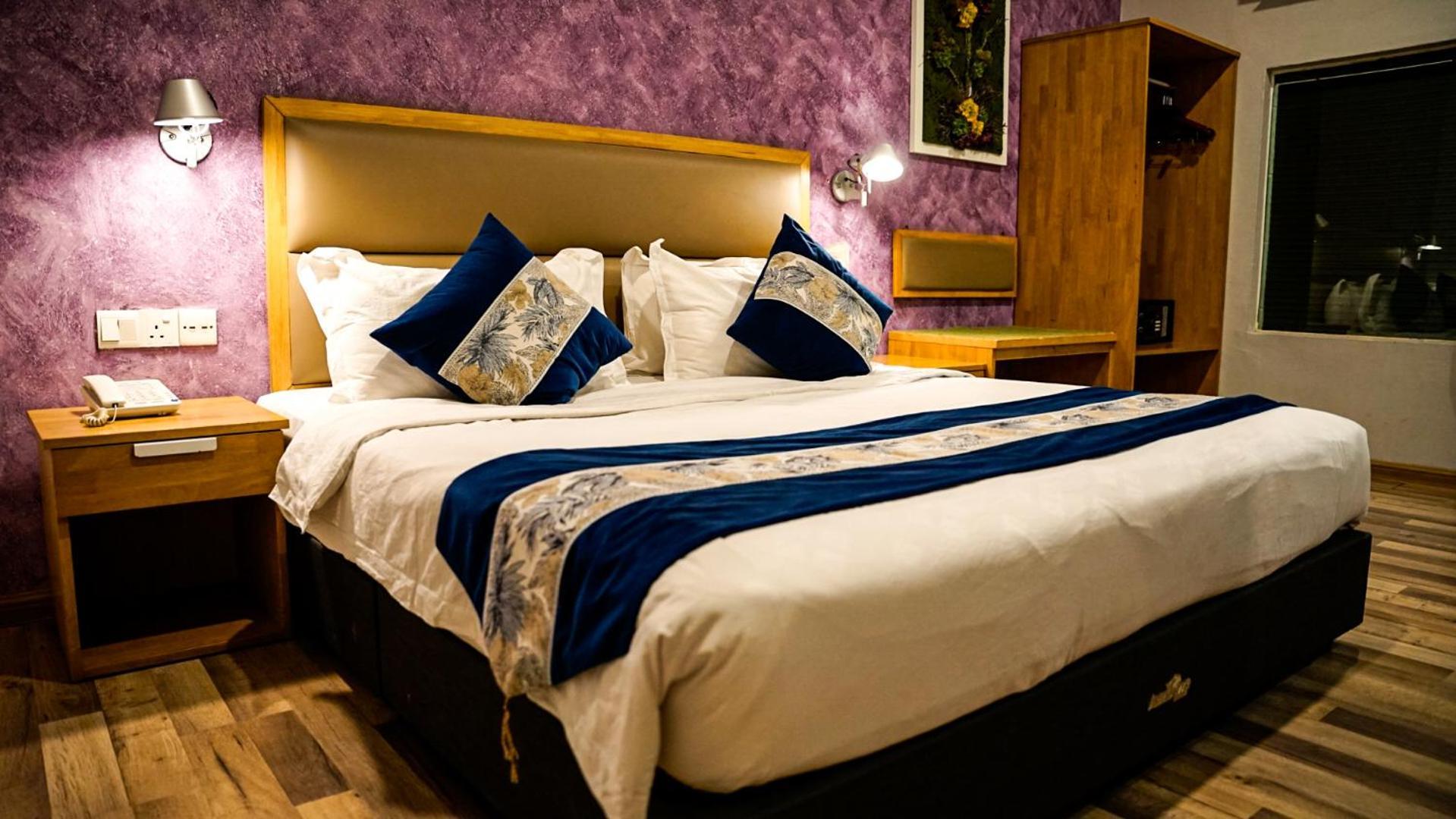 K Garden Hotel Іпох Екстер'єр фото