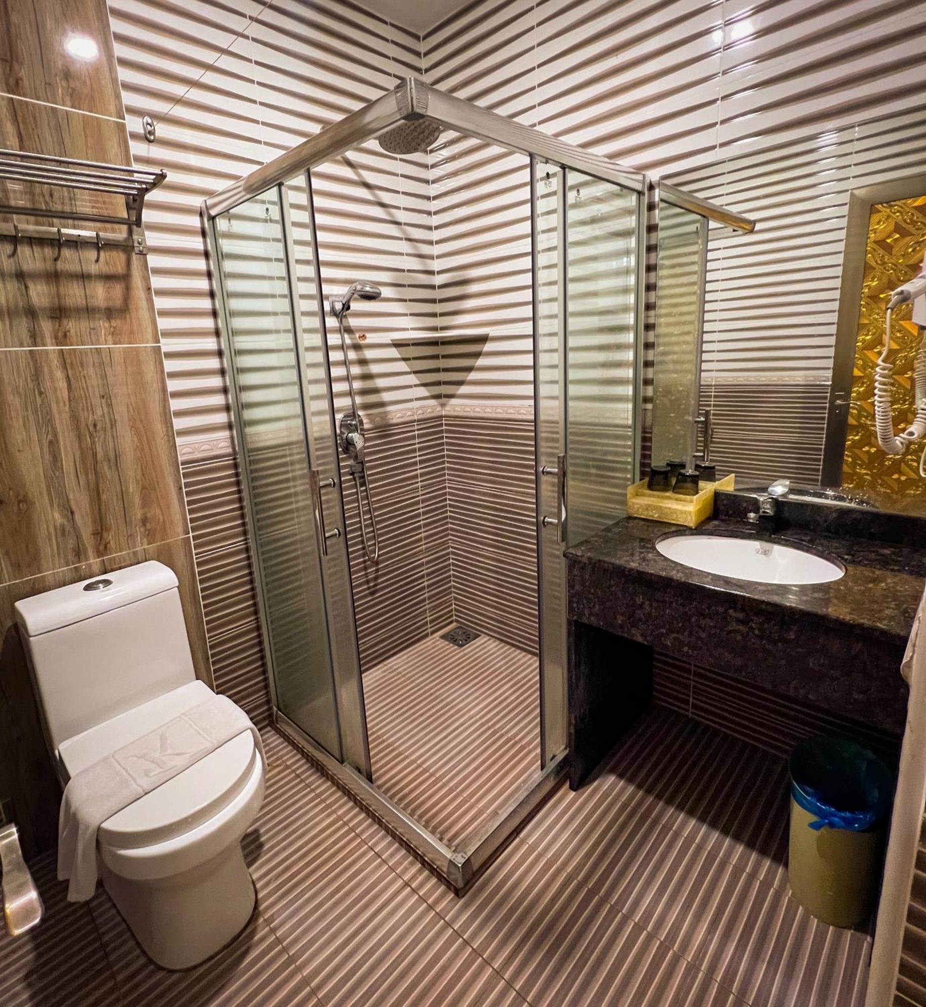K Garden Hotel Іпох Екстер'єр фото