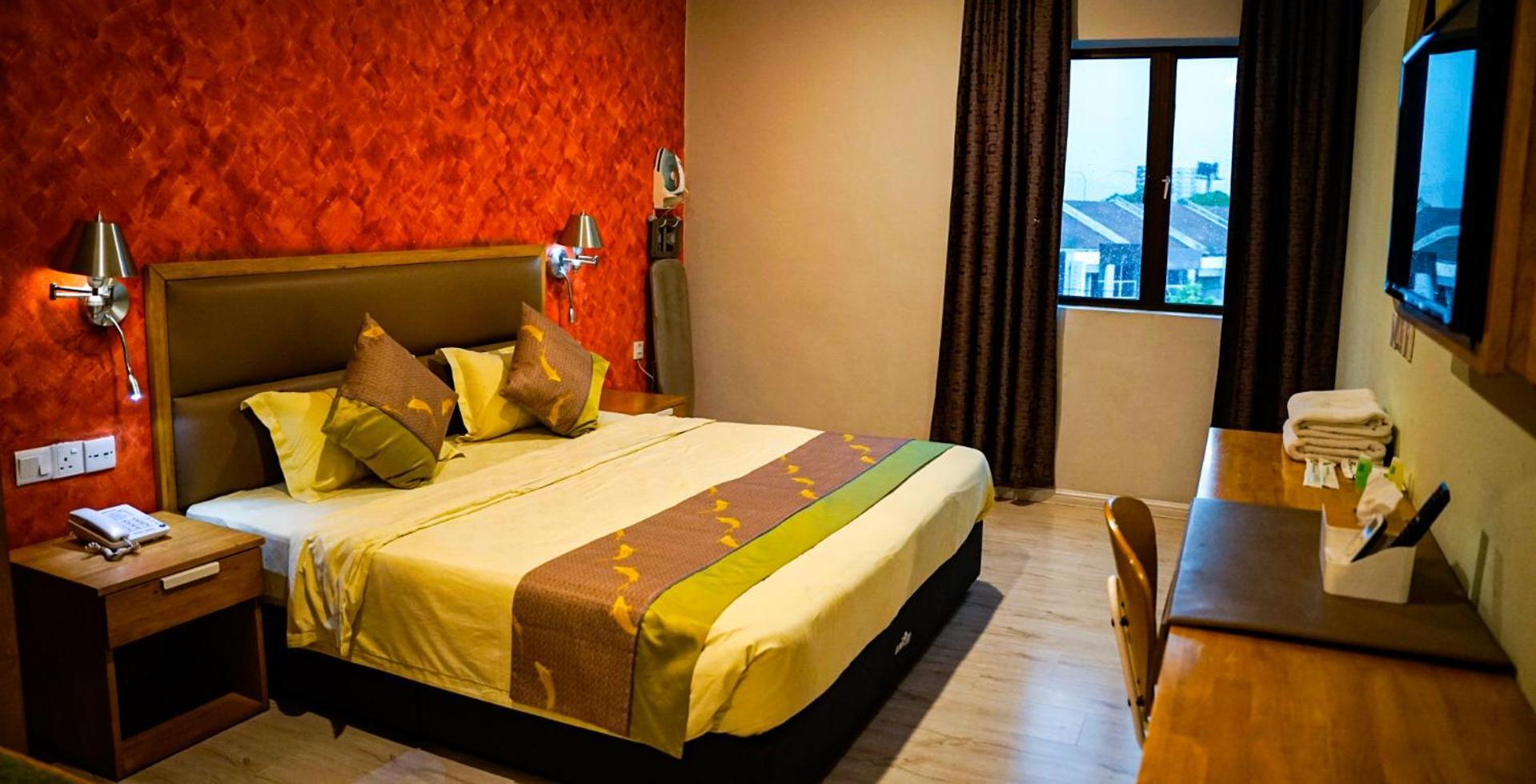 K Garden Hotel Іпох Екстер'єр фото