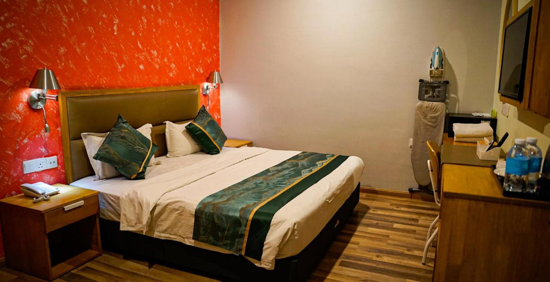 K Garden Hotel Іпох Екстер'єр фото