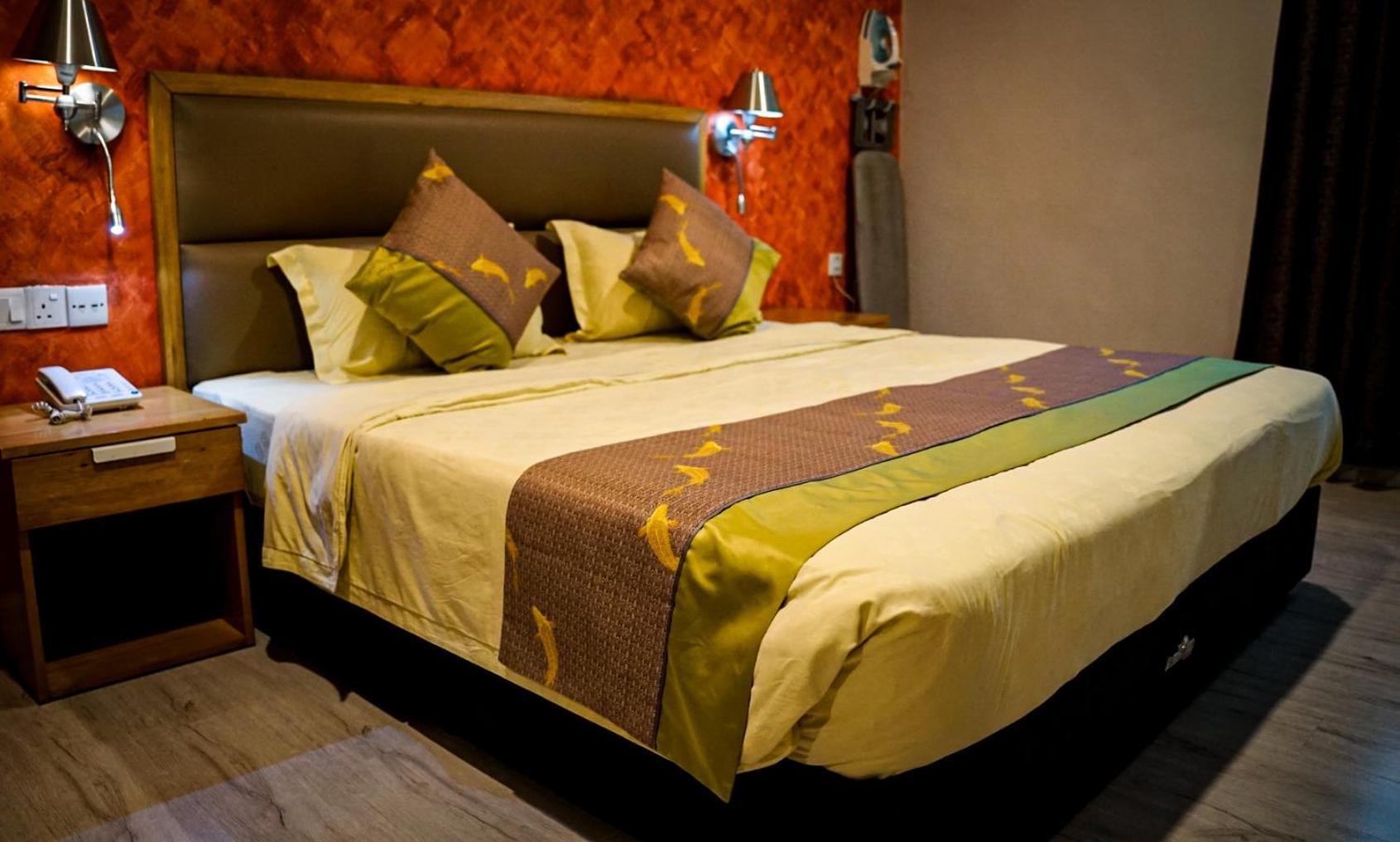 K Garden Hotel Іпох Екстер'єр фото