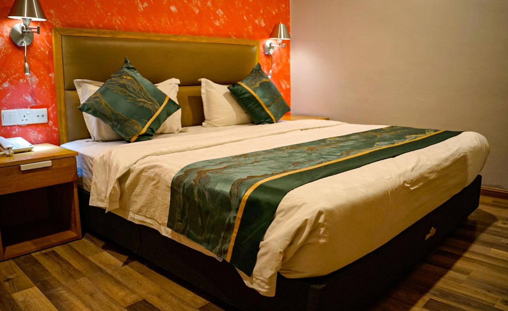 K Garden Hotel Іпох Екстер'єр фото