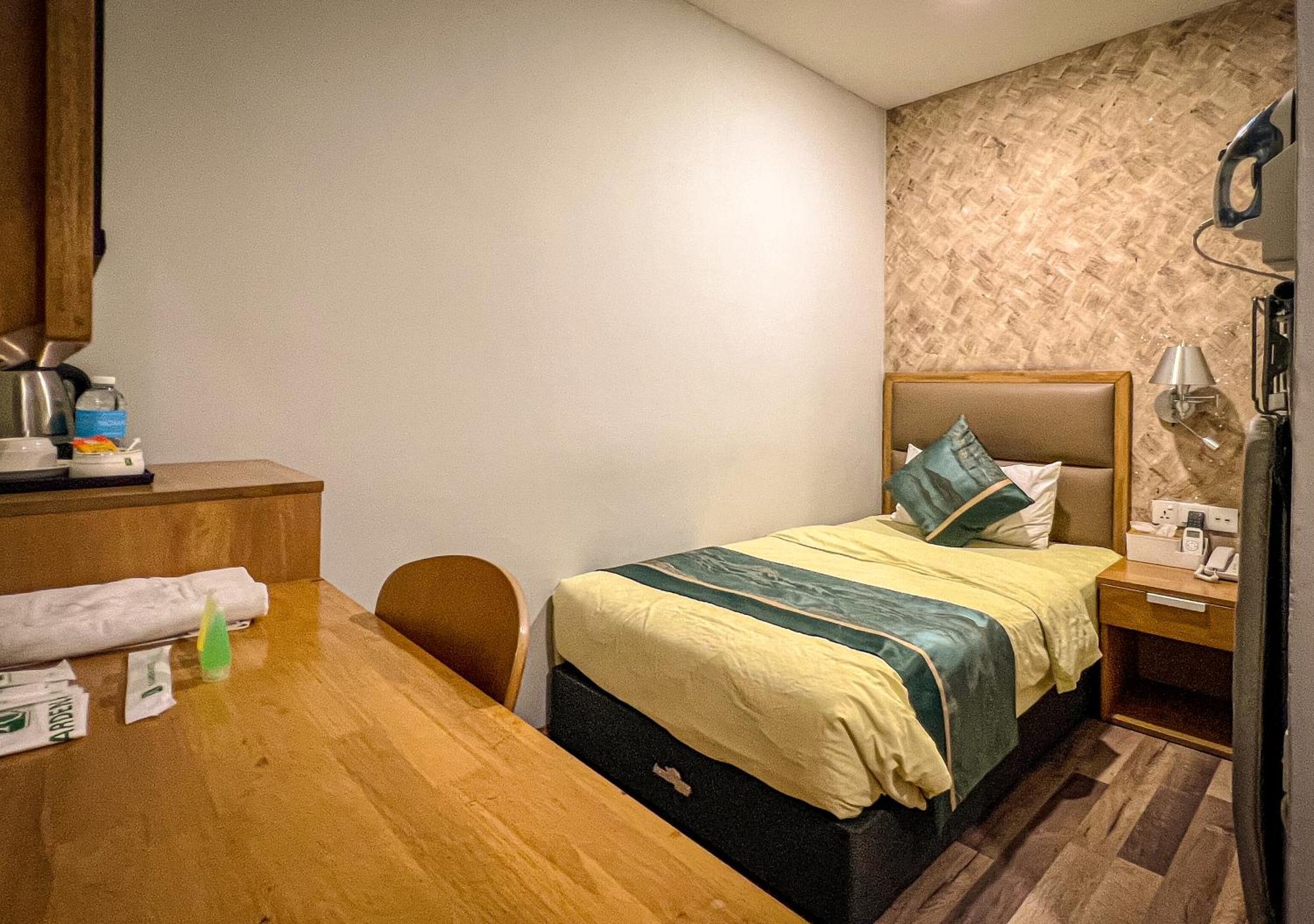 K Garden Hotel Іпох Екстер'єр фото