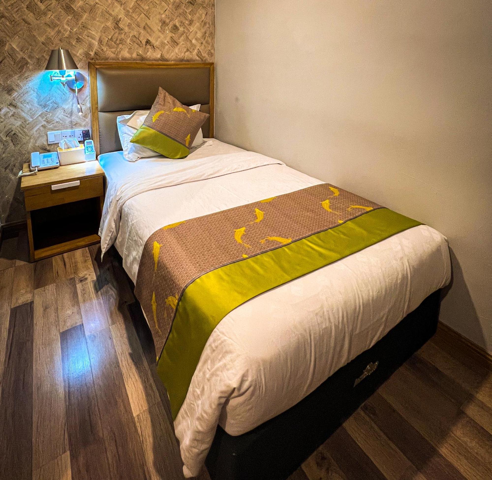 K Garden Hotel Іпох Екстер'єр фото