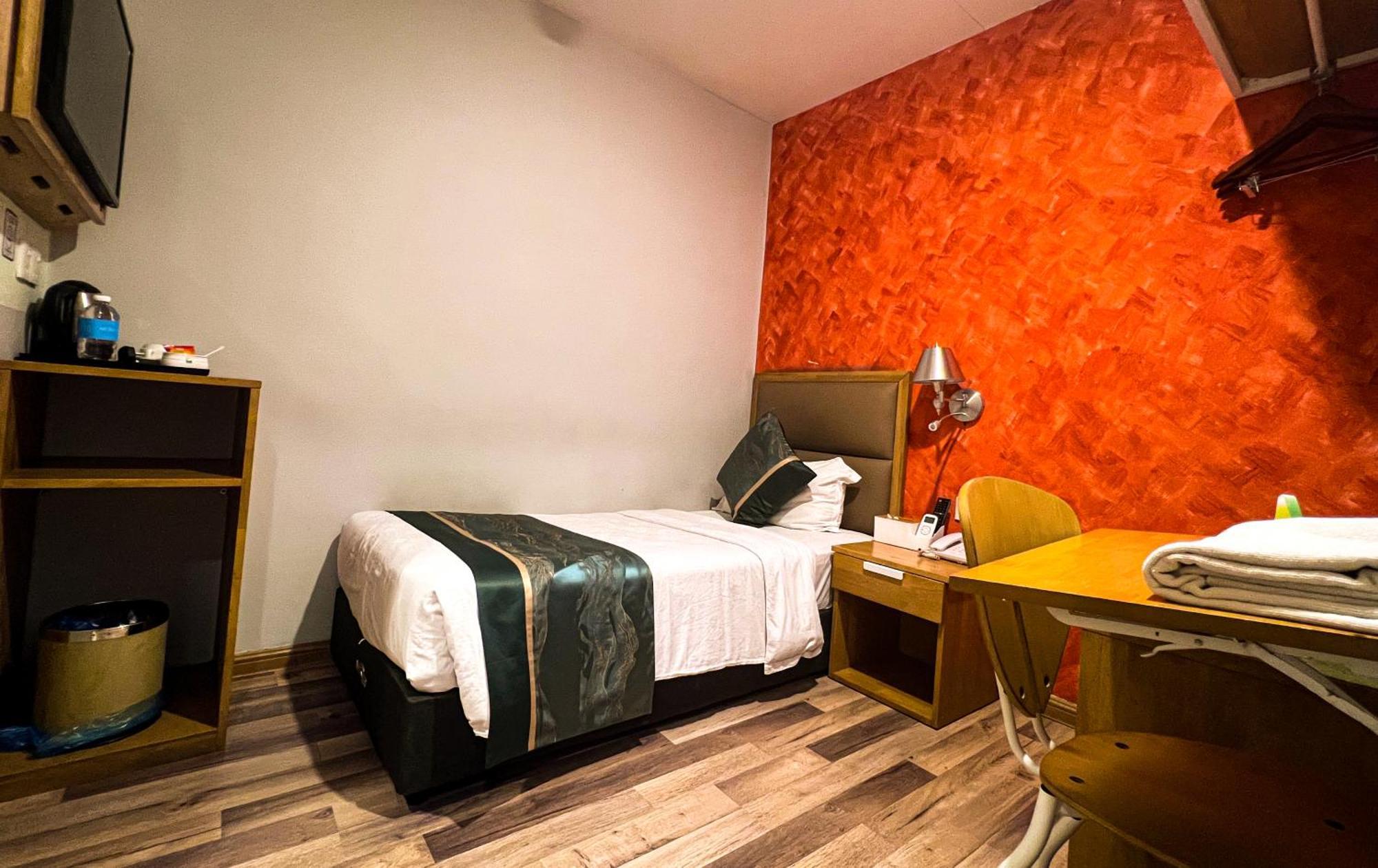 K Garden Hotel Іпох Екстер'єр фото