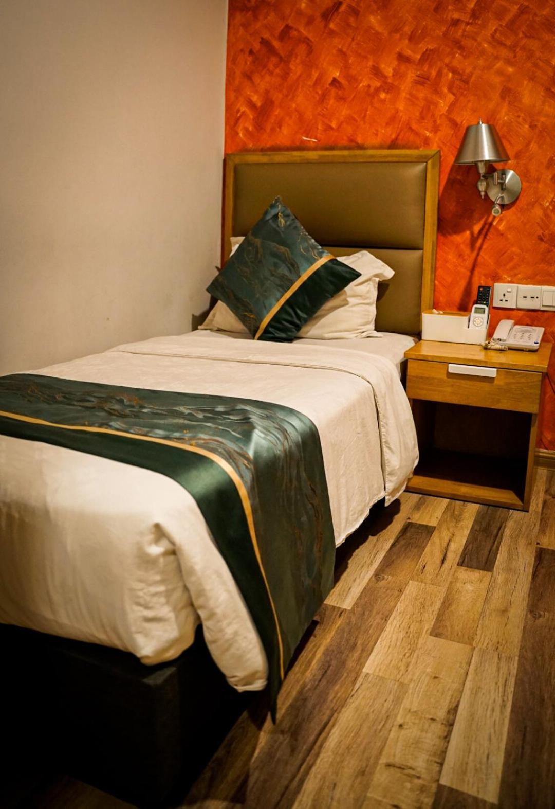 K Garden Hotel Іпох Екстер'єр фото