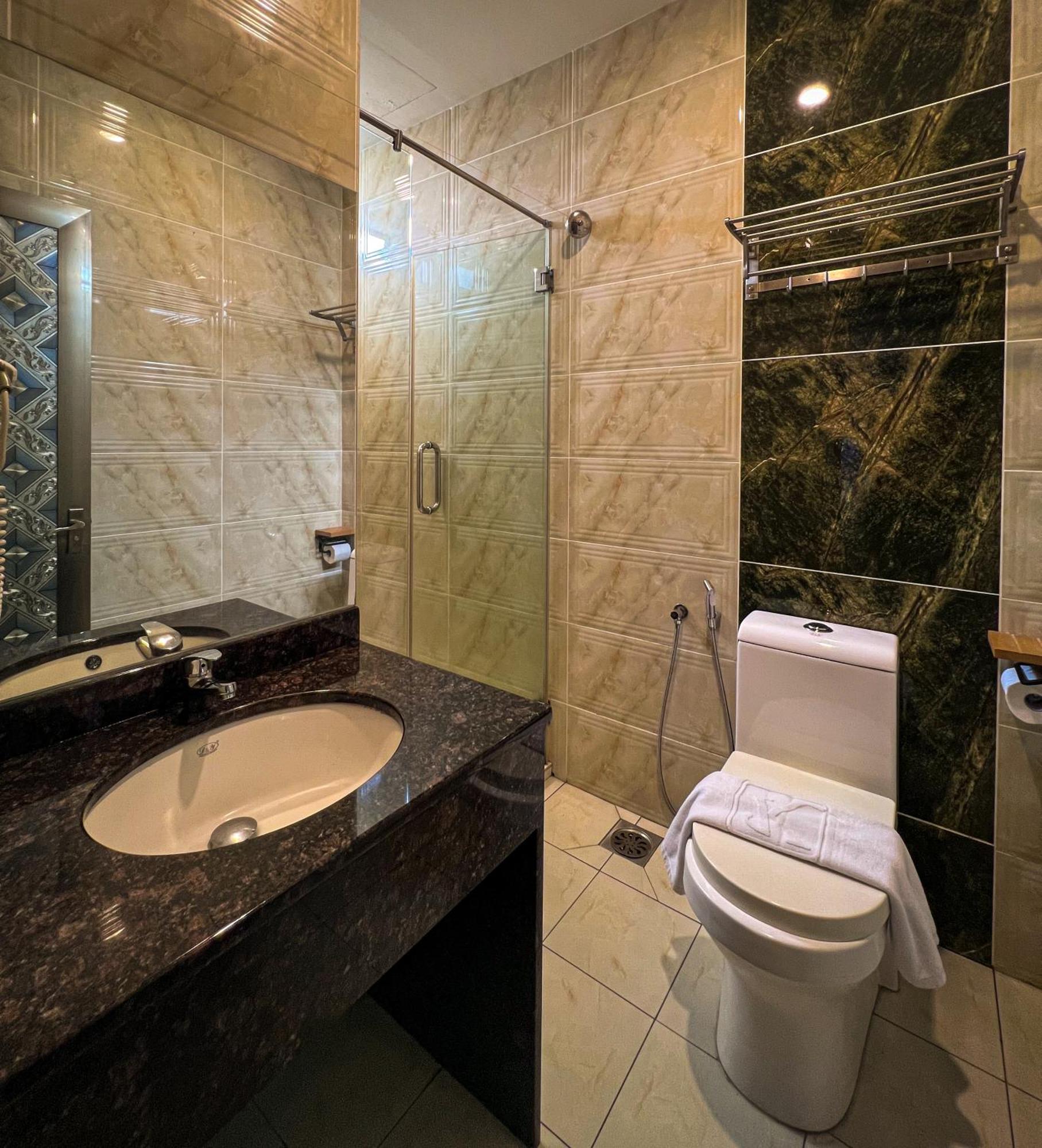 K Garden Hotel Іпох Екстер'єр фото